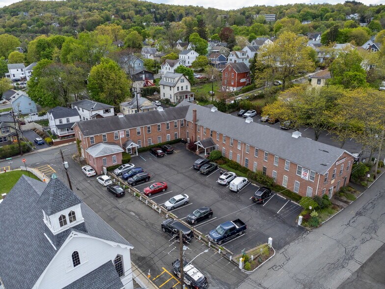 9-15 Mill St, Nyack, NY à louer - Photo du bâtiment - Image 1 de 22