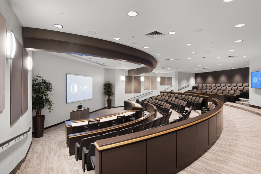 300 Tri State International, Lincolnshire, IL à louer - Photo intérieure - Image 3 de 14