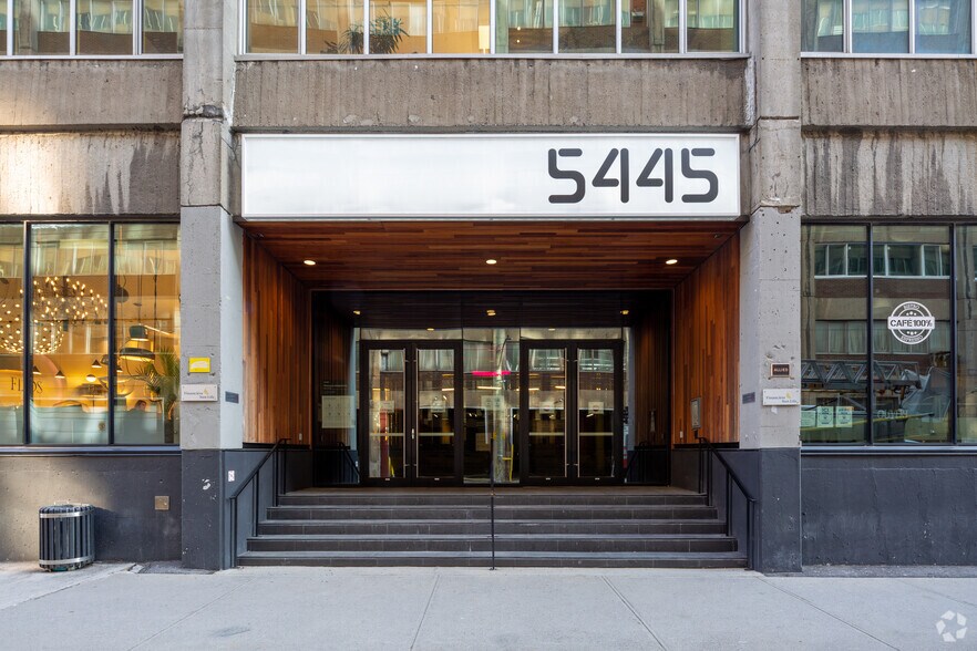 5445 Av De Gaspé, Montréal, QC à louer - Photo du bâtiment - Image 3 de 8