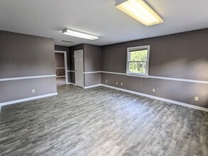 200 Sanford Rd, Pittsboro, NC à louer Photo intérieure- Image 1 de 7