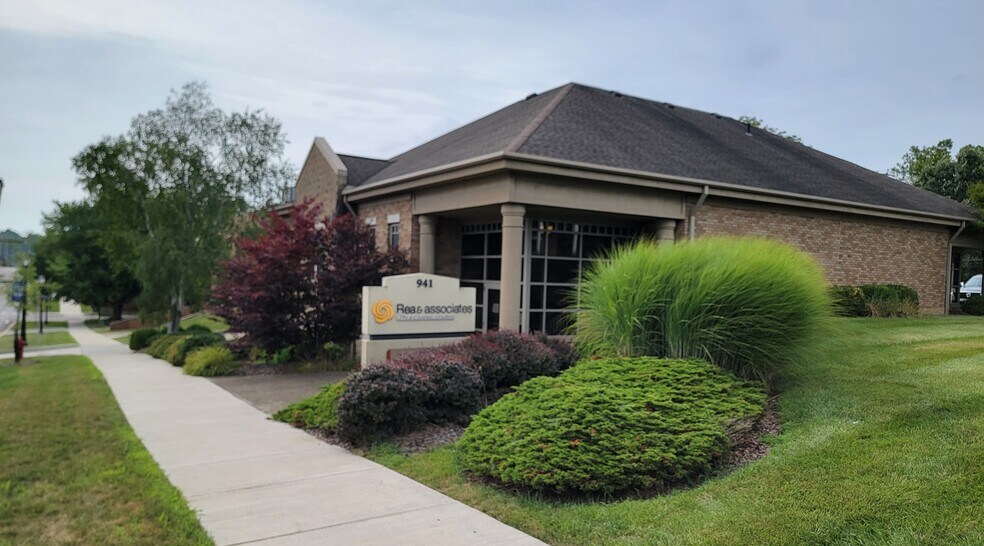 941 Steubenville Ave, Cambridge, OH à louer - Photo du bâtiment - Image 2 de 20