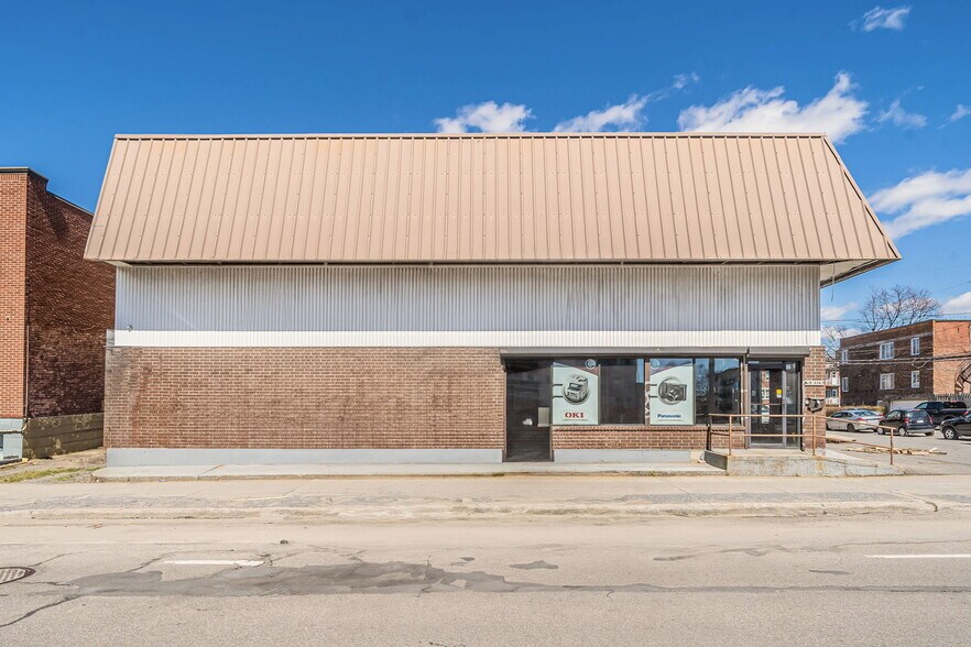 5805 Boul Décarie, Montréal, QC à louer - Photo du bâtiment - Image 3 de 26