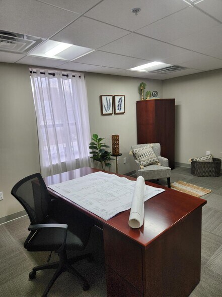 402 E 13th St, Jasper, IN à louer - Photo intérieure - Image 3 de 4