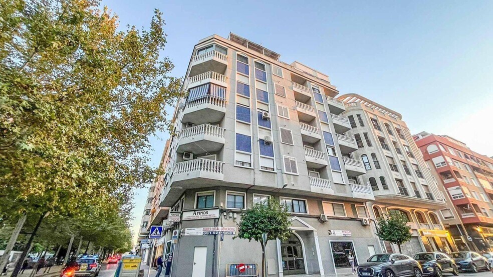 Teodomiro, 40, Orihuela, Alicante à louer - Photo du bâtiment - Image 1 de 8