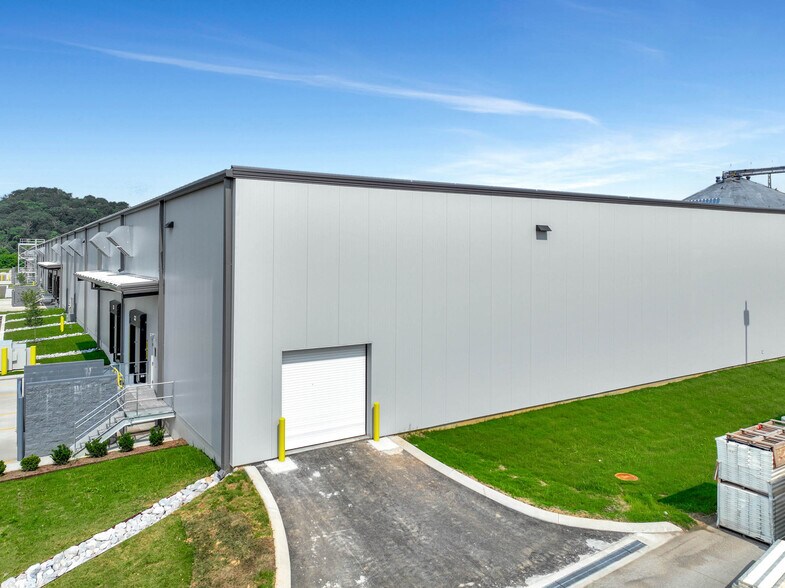 2685 Riverport Rd, Chattanooga, TN à louer - Photo du bâtiment - Image 3 de 34