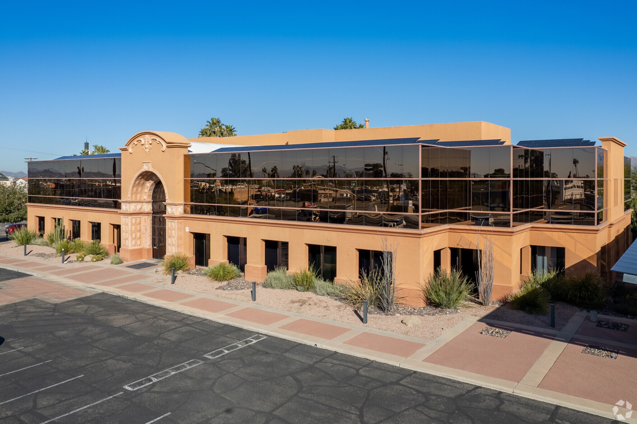 2525 E Broadway Blvd, Tucson, AZ for lease Primary Photo- Image 1 of 5