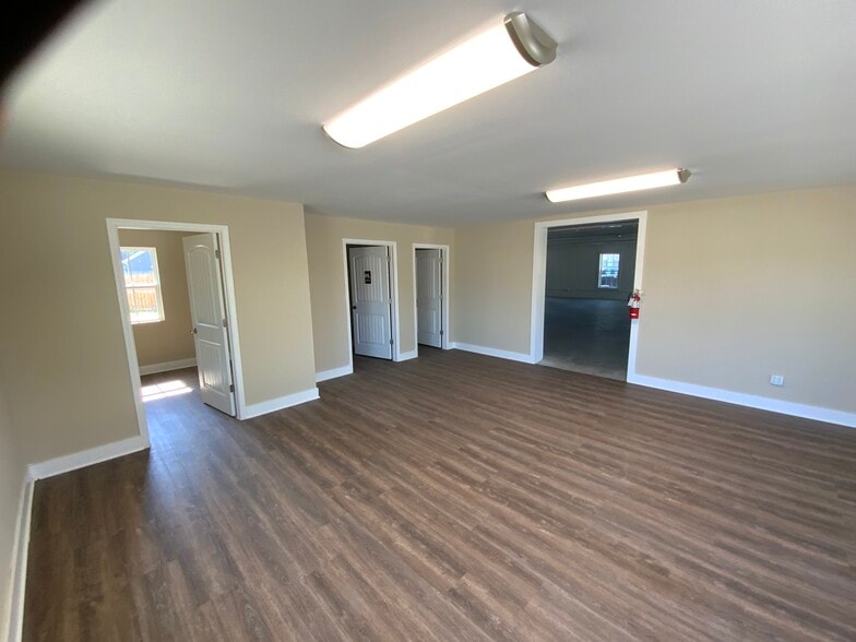 805 S Clinton Ave, Dunn, NC for sale - Building Photo - Image 3 of 10