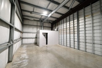 15413 1st Avenue Ct S, Tacoma, WA for lease Interior Photo- Image 1 of 11