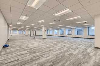 222 S Riverside Plz, Chicago, IL for lease Building Photo- Image 1 of 8