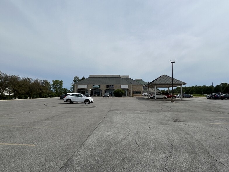 8101 Polo Club Dr, Merrillville, IN for lease - Building Photo - Image 2 of 9