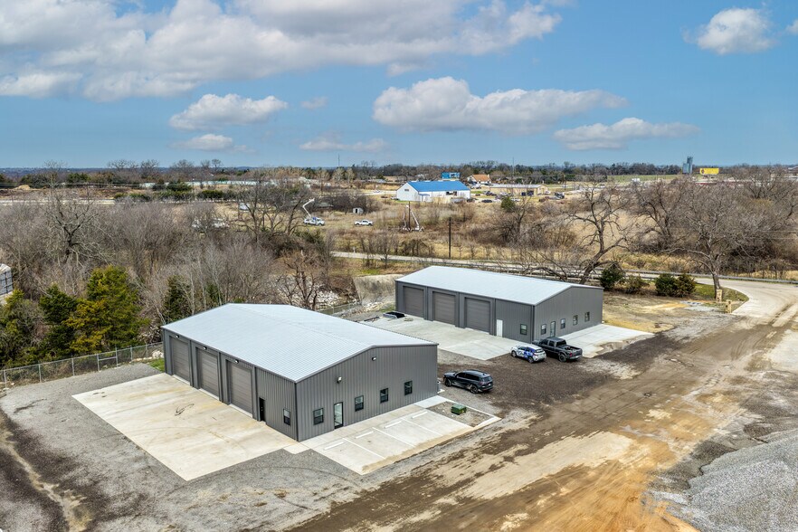 1240 Blackland Trl, Lavon, TX for lease - Primary Photo - Image 1 of 26