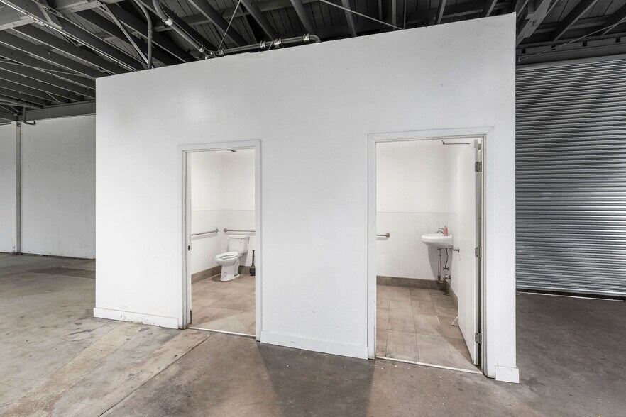 3170 E 11th St, Los Angeles, CA à vendre - Photo du bâtiment - Image 3 de 23