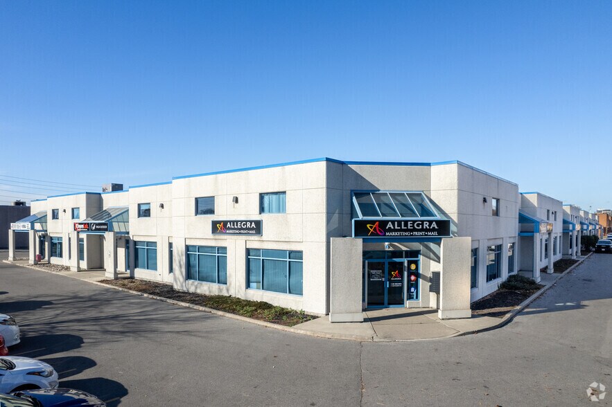 30 Macintosh Blvd, Vaughan, ON à vendre - Photo principale - Image 1 de 1