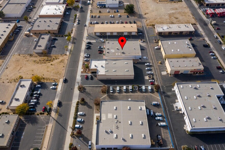 15354 Bonanza Rd, Victorville, CA for lease - Building Photo - Image 2 of 15