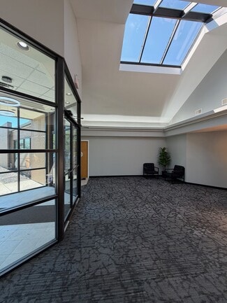 Plus de détails pour 42 Woodcroft Trl, Dayton, OH - Bureau à louer