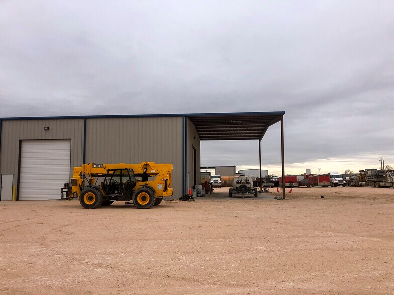 3018 W County Road 127, Midland, TX à louer - Photo du bâtiment - Image 3 de 17
