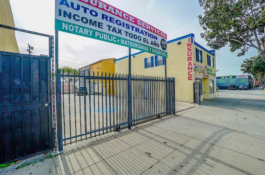 11128-11130 Atlantic Ave, Lynwood, CA for sale - Building Photo - Image 2 of 22