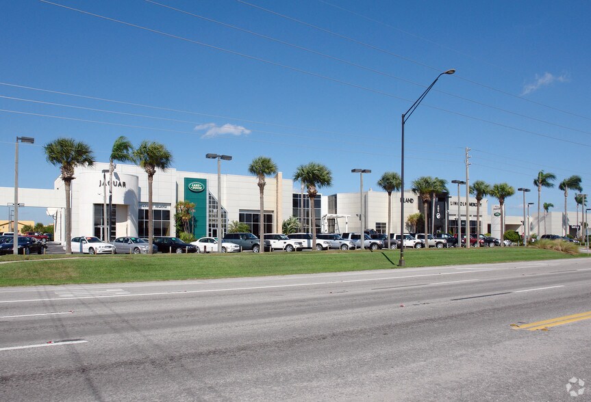 1800-1850 E Merritt Island Cswy, Merritt Island, FL à vendre - Photo du bâtiment - Image 2 de 71