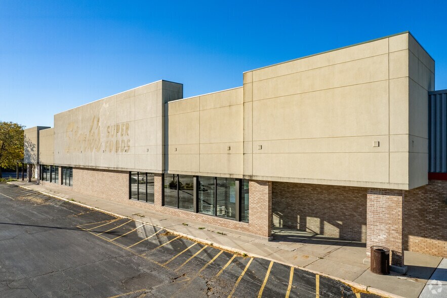 94-120 S Orchard Dr, Park Forest, IL à vendre - Photo du bâtiment - Image 2 de 9