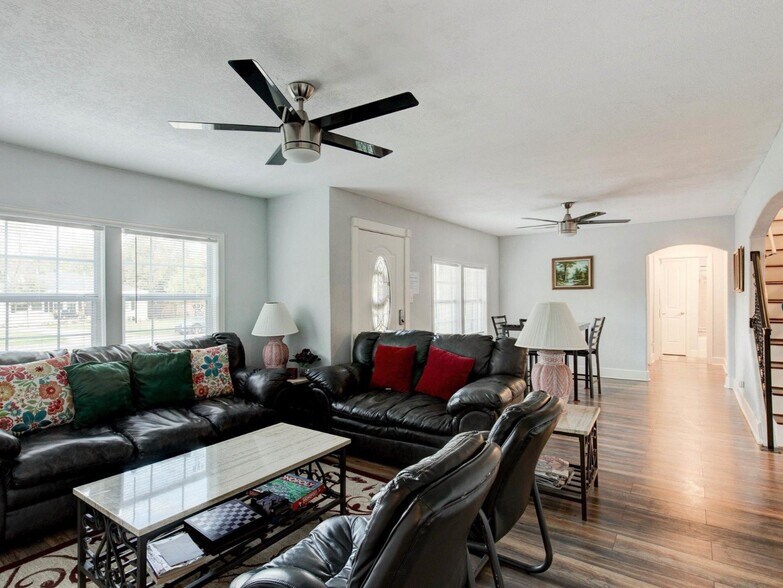 2801 W Biddison St, Fort Worth, TX à vendre - Photo intérieure - Image 2 de 8