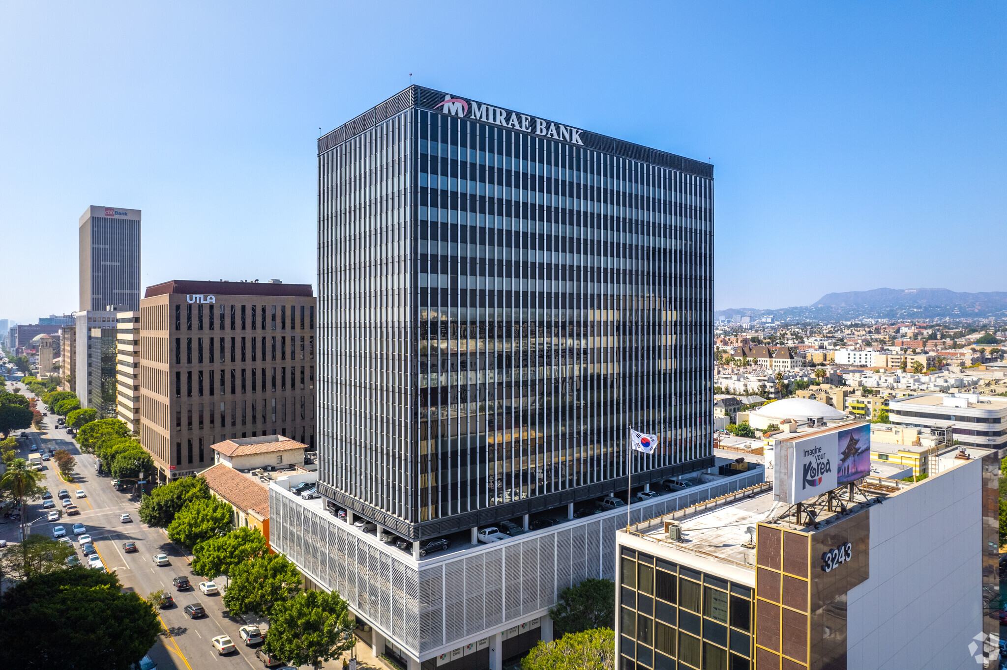 3255 Wilshire Blvd, Los Angeles, CA à louer Photo du bâtiment- Image 1 de 6