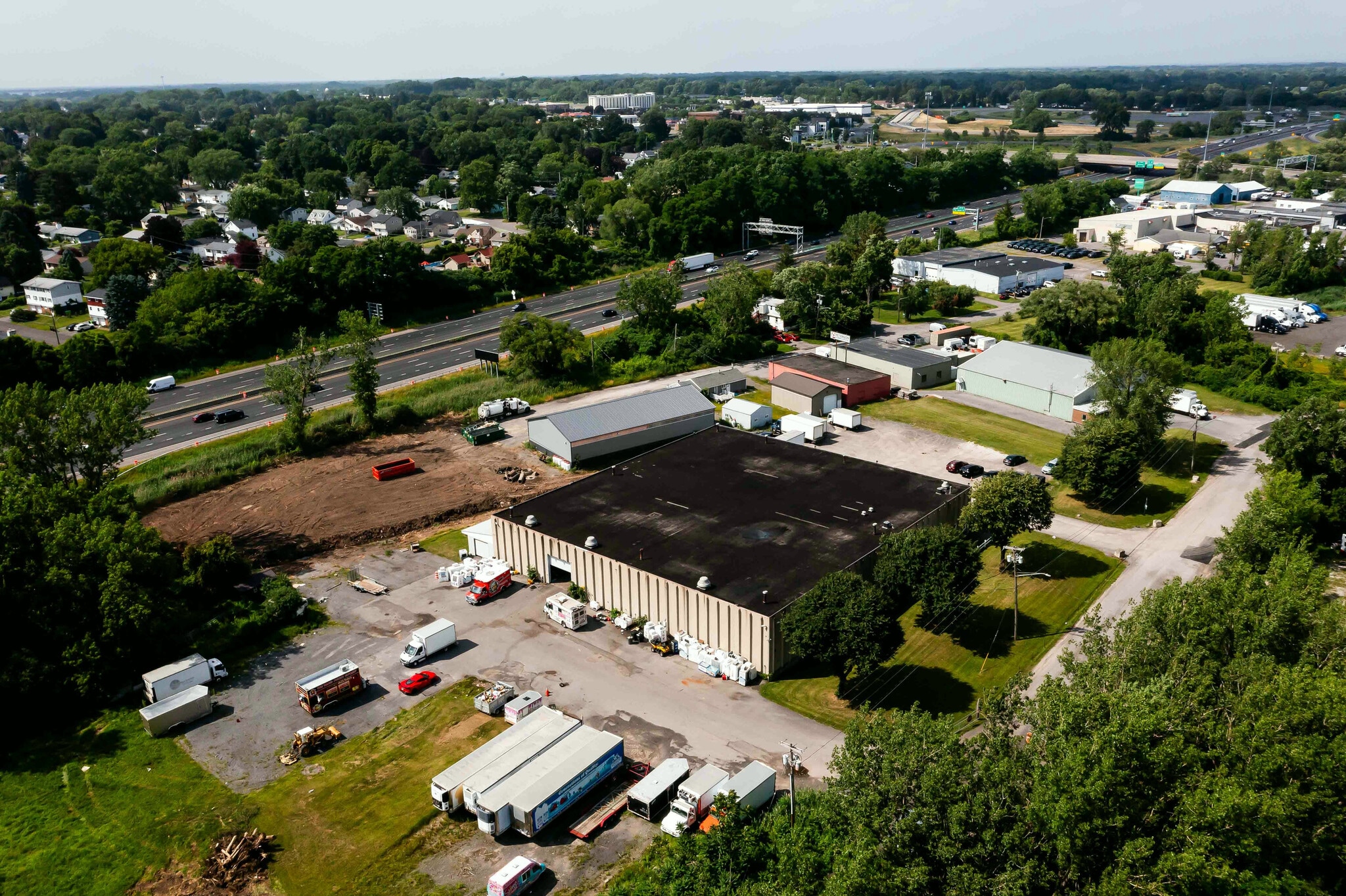 210 W Terminal Rd, Liverpool, NY for lease Building Photo- Image 1 of 26