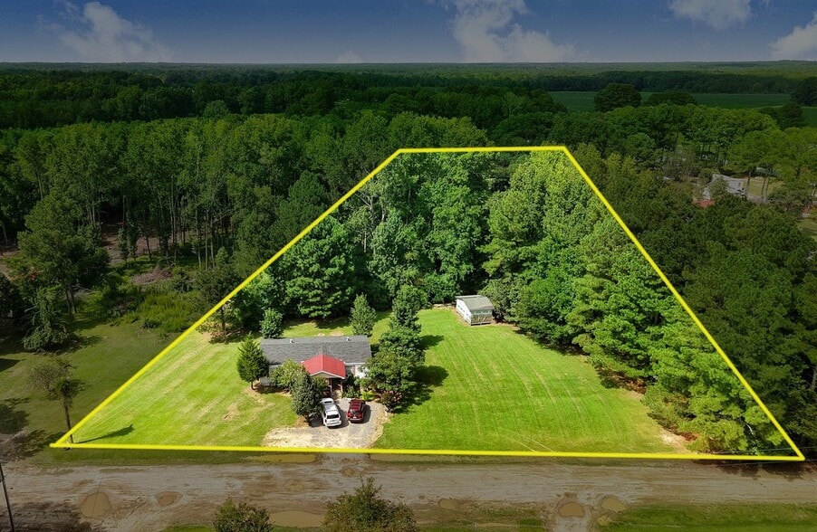 Ormond Multifamily Portfolio-7.83 Acres portfolio of 5 properties for sale on LoopNet.ca - Primary Photo - Image 1 of 6