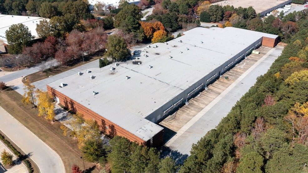 210 The Bluffs, Austell, GA for lease - Building Photo - Image 3 of 8