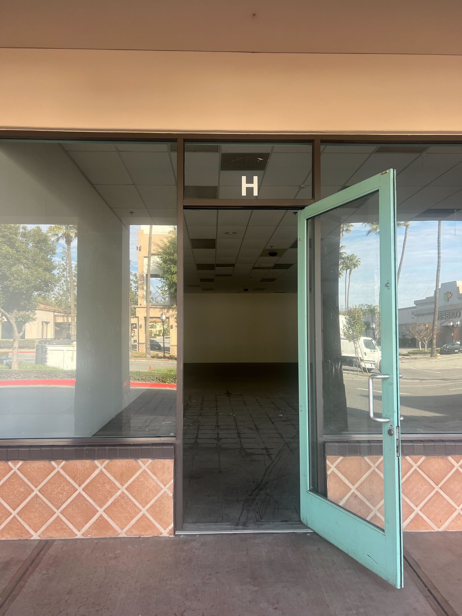 5533-5549 Philadelphia St, Chino, CA for lease Building Photo- Image 1 of 3