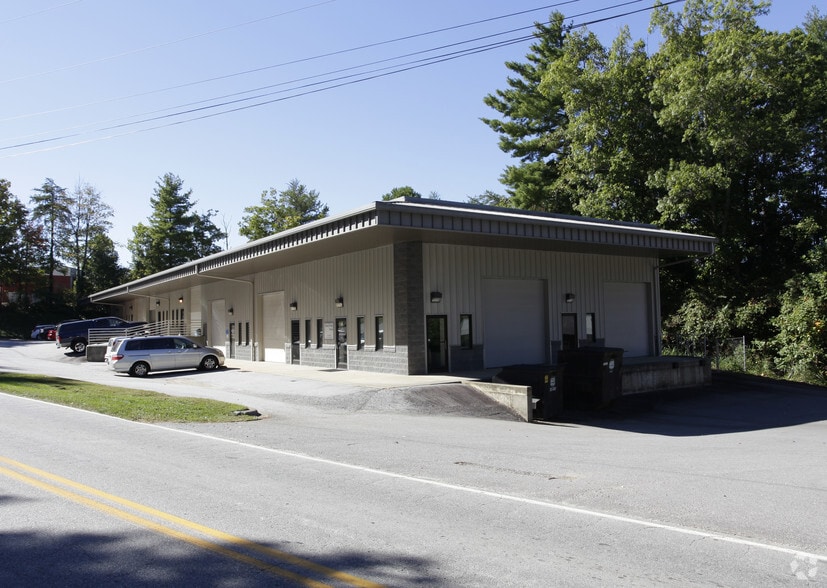 55-63 Bradley Branch Rd, Arden, NC à louer - Photo du bâtiment - Image 2 de 13