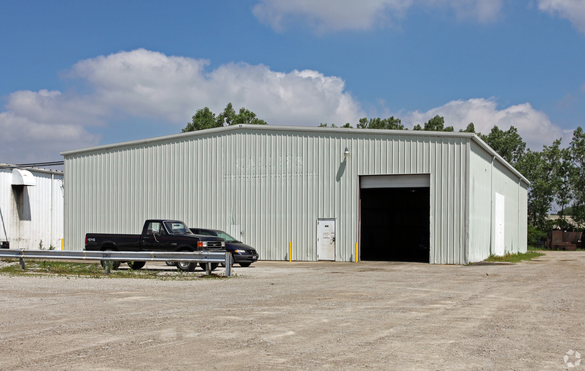 102 W Jones Rd, Fostoria, OH for sale Primary Photo- Image 1 of 3