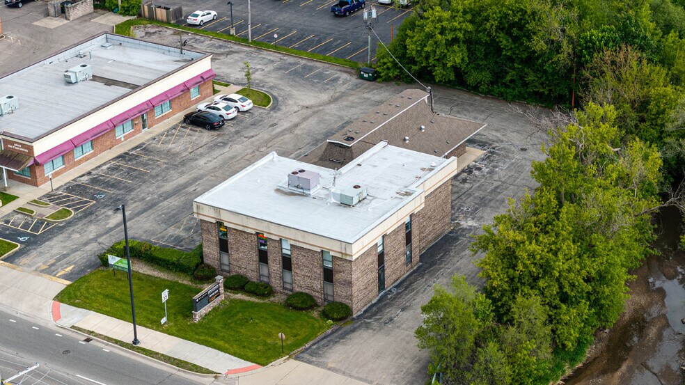 47 W Dundee Rd, Wheeling, IL for lease - Building Photo - Image 2 of 7