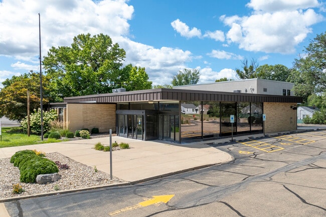 Plus de détails pour 3429 N Prospect Rd, Peoria, IL - Commerce de détail aux enchères