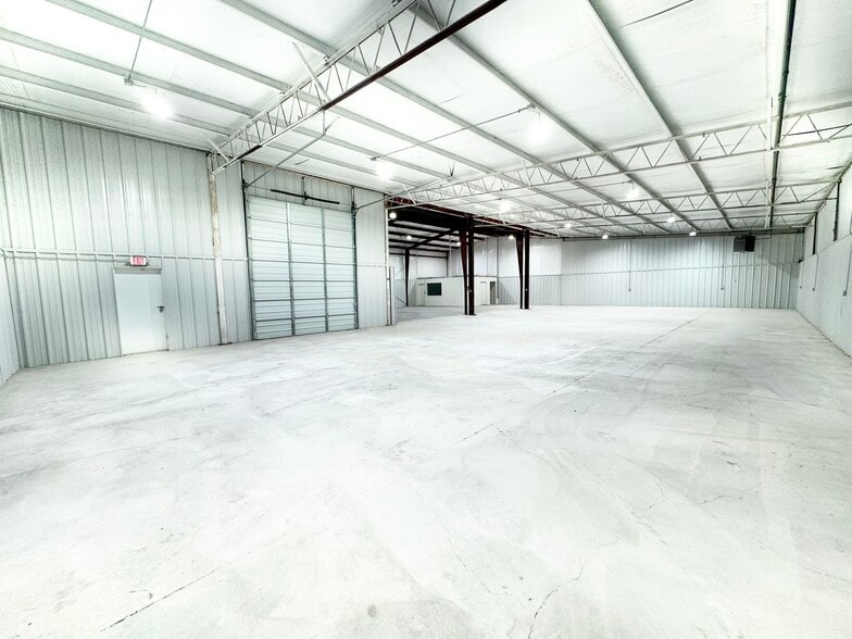 1919 S Santa Fe Ave, Oklahoma City, OK for sale - Interior Photo - Image 3 of 5