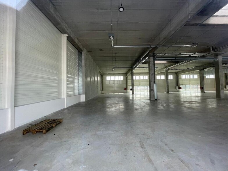 Industrial in Vitry-sur-Seine for lease - Interior Photo - Image 3 of 14