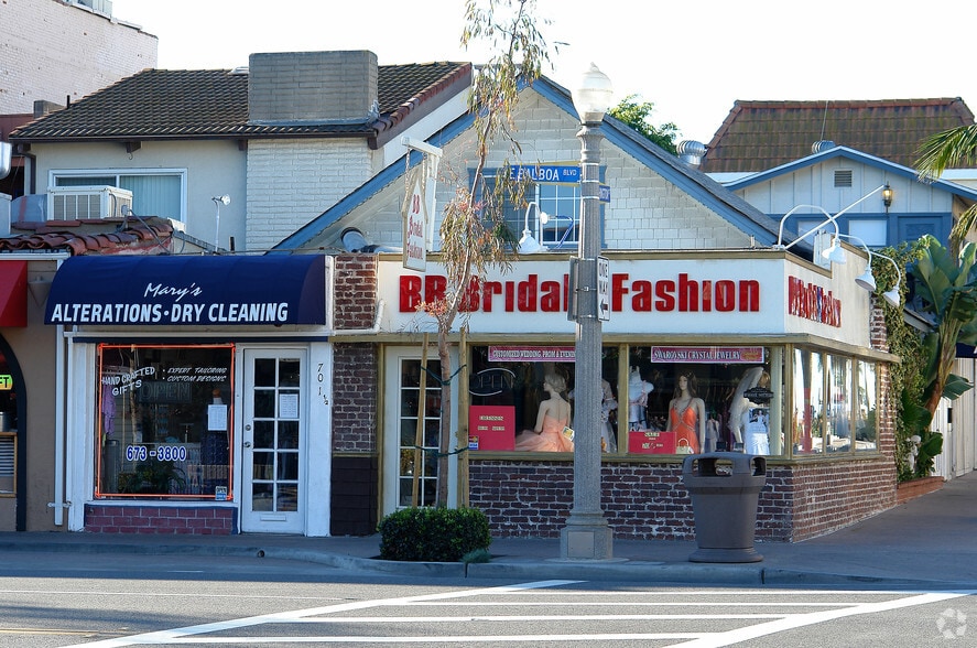 701 E Balboa Blvd, Newport Beach, CA for lease - Building Photo - Image 2 of 43