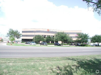 2405 Texas Ave, College Station, TX à louer - Photo du bâtiment - Image 2 de 7