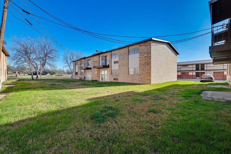 1728 Pulliam St, San Angelo, TX à vendre - Photo du bâtiment - Image 3 de 59