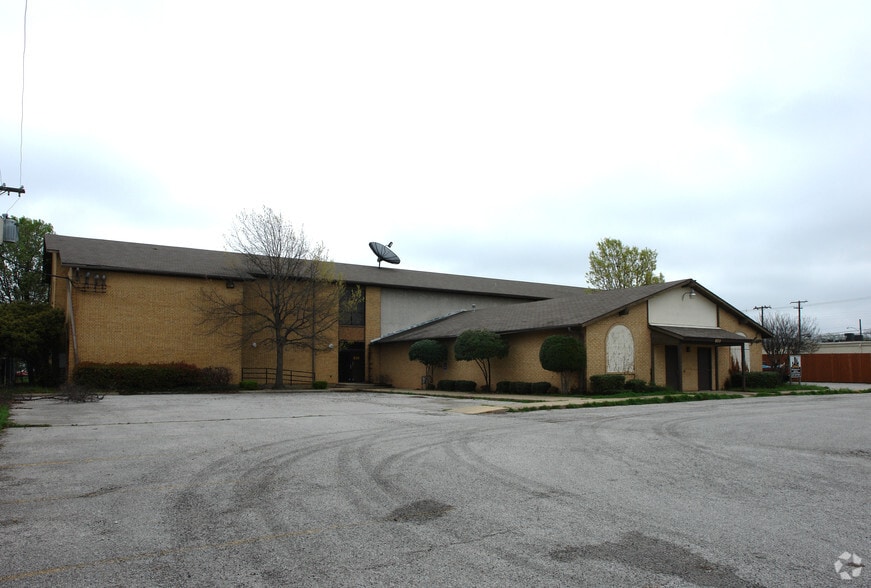 1150 Fuller Dr, Dallas, TX à vendre - Photo du bâtiment - Image 2 de 25