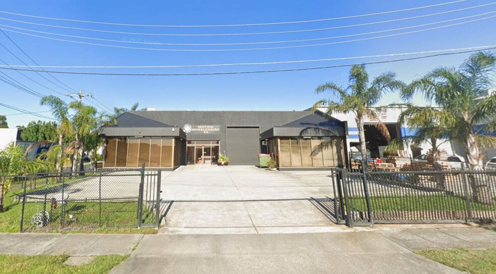 34 Shearson Cres, Mentone for sale - Building Photo - Image 3 of 27