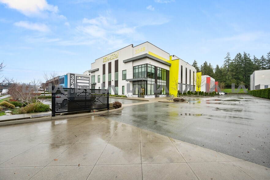 3548 191 St, Surrey, BC à vendre - Photo du bâtiment - Image 2 de 87