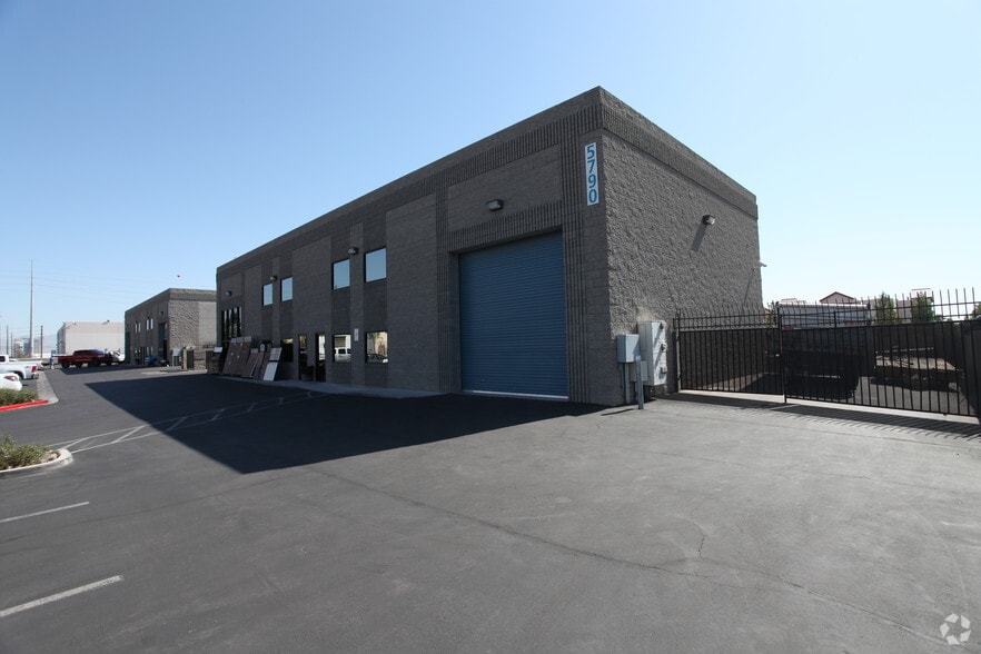 5790 Wynn Rd, Las Vegas, NV for lease - Building Photo - Image 1 of 19