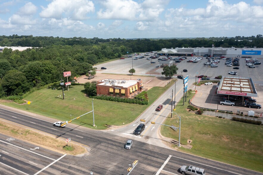 2225 S Loop 256, Palestine, TX à vendre - Photo du bâtiment - Image 3 de 11