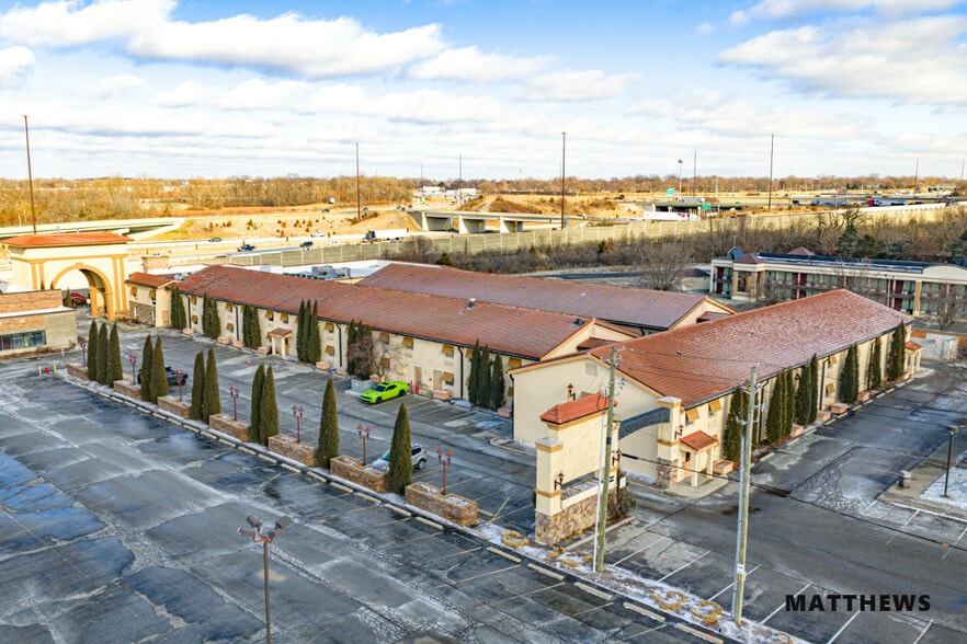 7304 E 21st St, Indianapolis, IN for sale - Building Photo - Image 2 of 10