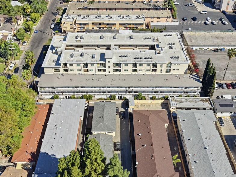 6902 Vesper Ave, Van Nuys, CA à vendre - Photo du bâtiment - Image 2 de 10