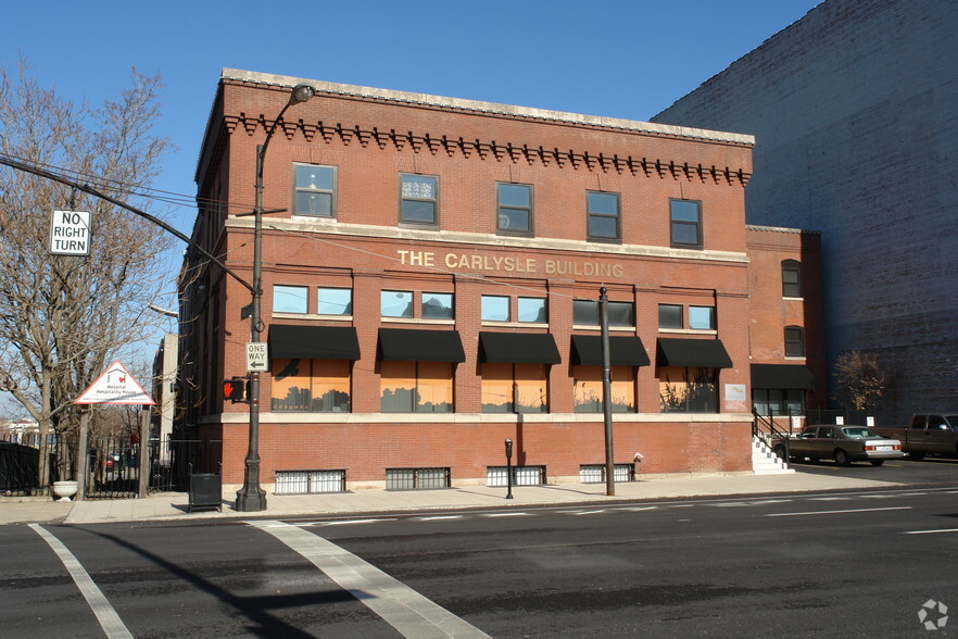 201 E Main St, Louisville, KY for lease - Building Photo - Image 2 of 6