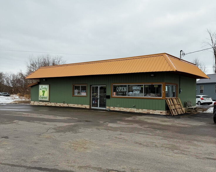 137 W Main St, Gouverneur, NY for sale - Primary Photo - Image 2 of 3