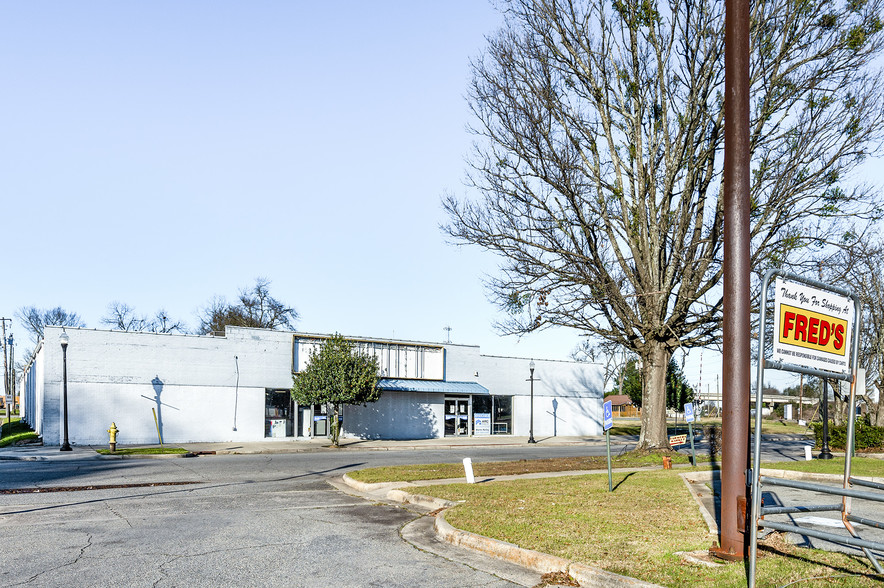 301 E Church St, Fort Valley, GA for lease - Building Photo - Image 3 of 27