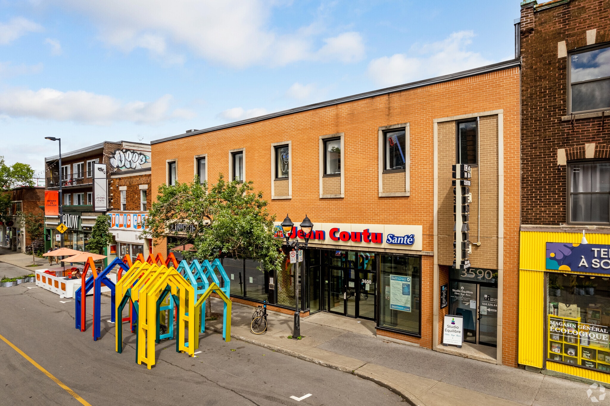 3590-3600 Rue Ontario E, Montréal, QC for lease Primary Photo- Image 1 of 7