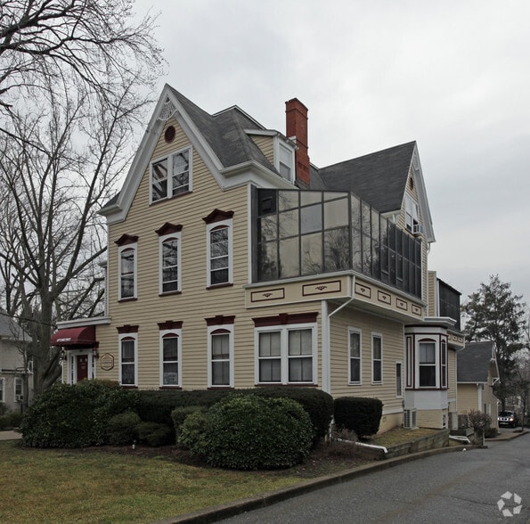 103 Park St, Montclair, NJ à louer - Photo du bâtiment - Image 2 de 2